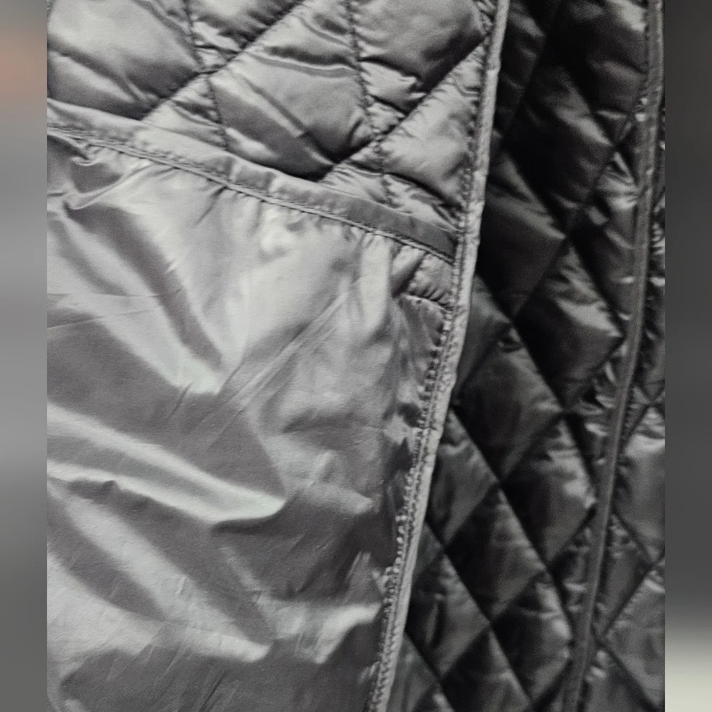 Bernardo Black Puffer Jacket with Quilted Design - Picture 9 of 16